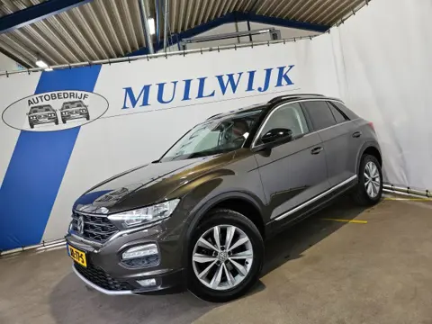 VOLKSWAGEN T-ROC 1.5 TSI Sport / Leder / Camera / Adapt. Cruise