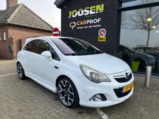 OPEL CORSA 1.6-16V TURBO OPC