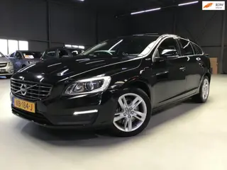 Volvo V60 2.4 D5 Twin Engine Momentum I AWD I Clima I Cruise I Navi I Xenon I Stoelverw I 17inch I N
