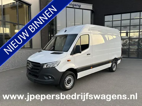 Mercedes-Benz Sprinter 317 CDI L2 H2 Pro LED / MBUX / Navigatie / Camera / Parkeersensoren / Cruise 