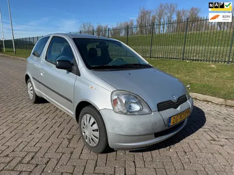 Toyota Yaris 1.0-16V VVT-i Terra