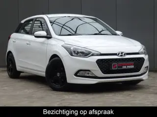 Hyundai i20 1.4i i-Motion * STOELVERW. * TREKHAAK !!