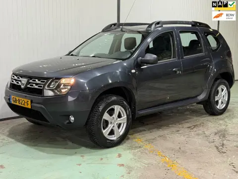 Dacia Duster 1.2 TCe 4x2 Lauréate NAVI - TREKHAAK - NETTE STAAT - LM VELGEN!