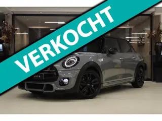 Mini Mini 2.0 Cooper S JCW uitgevoerd/NAP/PANO/HUD/H-K/CARPLAY/STOELVER/VOL