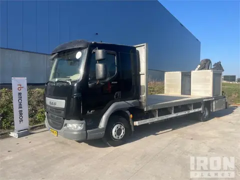 DAF Hiab 3 t Knuckle Boom on DAF LF220FA 4x2 Flatbed