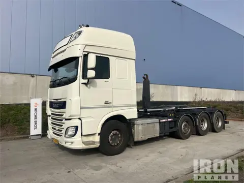 DAF XF106-510 8x2 Twin-Steer Sleeper Hooklift Truck