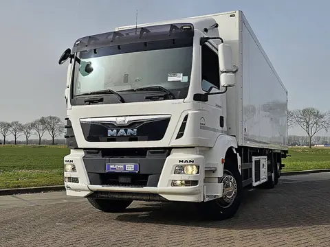 M.A.N. 26.340 TGM 6x2-4 frigo taillift