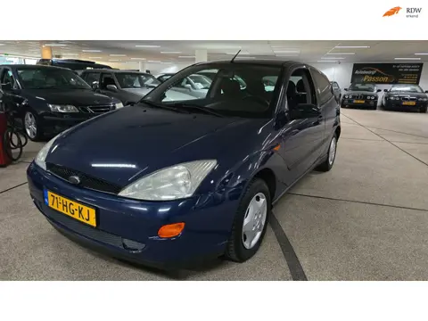 Ford Focus 1.4-16V Trend nieuwe Apk! Koude Airco!!