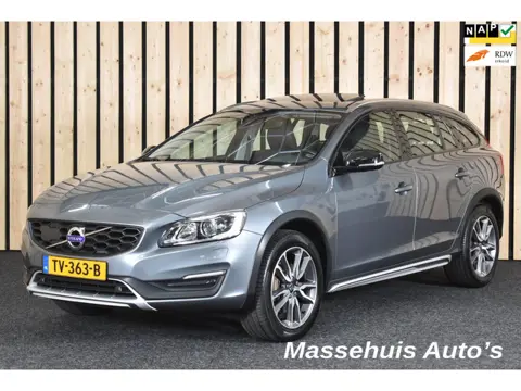 Volvo V60 Cross Country 2.0 T5 Polar+ 136dkm Trekhaak 2e eig. Dealerauto Leer 245pk Nwe APK