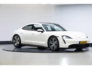 Porsche Taycan Performance 93 kWh | Panoramadak | Warmtepomp | Camera | 5 zits |