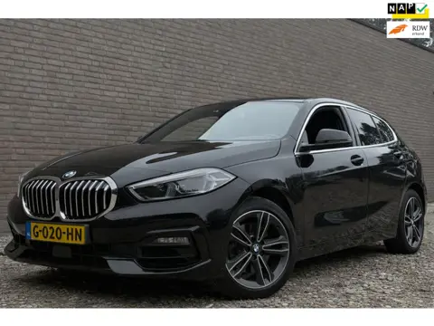 BMW 1-serie 118i Executive Edition | M-Pakket | Digital Dash