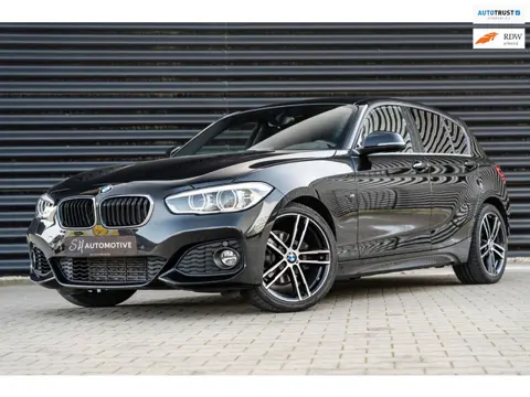 BMW 1-serie 118i High Executive M Sport / CARPLAY / LEDER / SENSOREN