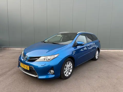 Toyota Auris Touring Sports 1.8 Hybrid Lease+ PANORMADAK | ONDERHOUDSBOEKJE !