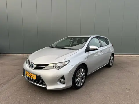 Toyota Auris 1.8 Hybrid Dynamic CAMERA | STOELVERWARMING !