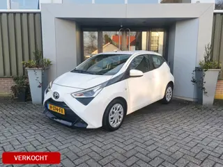 Toyota Aygo 1.0 VVT-i x-play | Airco | Camera | Carplay | Android | Centrale deurvergrendeling |