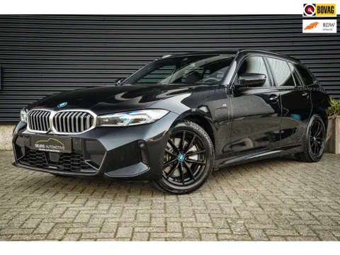 BMW 3-serie Touring 330e M-Sport Facelift | Laser | ACC | Trekhaak | CarPlay | 1 eig. | CC | H.leder