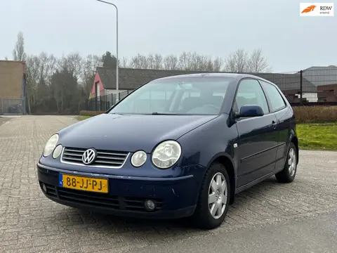 Volkswagen Polo 1.4-16V Highline | Airco + Cruisecontrol + Radio Nu € 750,-!!!