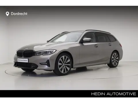 BMW 3 Serie Touring 318i Sportline | Camera | Stoelverwarming | Hifi | Trekhaak |