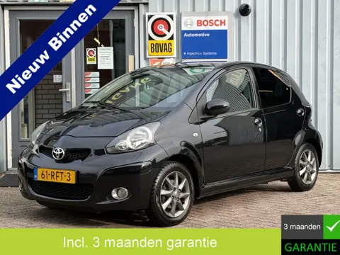 Toyota Aygo 1.0-12V Dynamic | AIRCO | LICHTMETAAL | NW APK | RIJKLAARPRIJS |