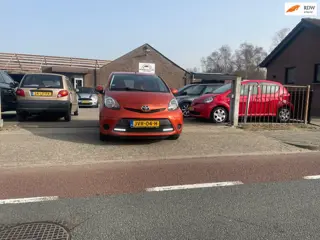 Toyota Aygo 1.0 VVT-i Dynamic Orange