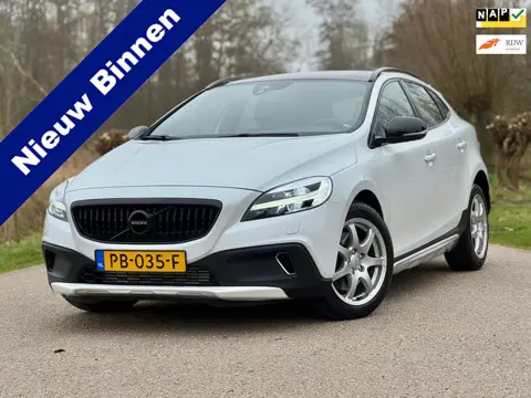 Volvo V40 Cross Country 2.0 D4 Nordic+ Automaat Panodak Leder Clima Stoelverwarming Trekhaak PDC Cam