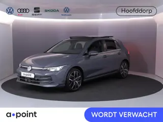 Volkswagen Golf 1.5 eTSI 50 Jahre Edition 150 pk Automaat (DSG) | Navigatie | Panoramadak | Parkeers