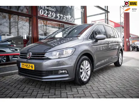 Volkswagen Touran 1.4 TSI Highline | 7 persoons | Trekhaak | Parkeerhulp | Adaptieve cruise | App co