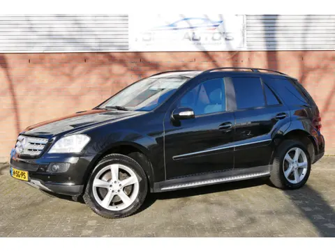 Mercedes-Benz M-klasse 500 CarPlay. trekhaak. stoelverwm. zeer mooi. goed onderhouden