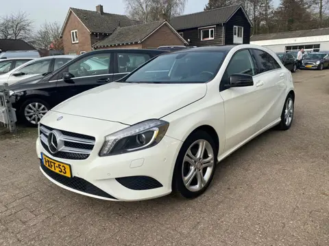 Mercedes-Benz A-klasse 180 Ambition - Parkeersensoren - Stuurwielbediening - Cruise Control - Climat