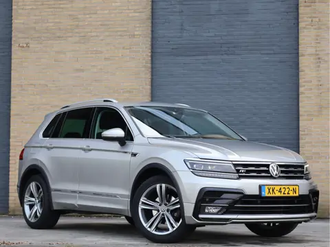 Volkswagen Tiguan 1.4 TSI Highline R-Line DSG | Virtual Cockpit | ACC | Carplay | Haak | Cam |