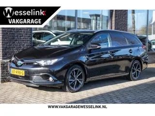 Toyota Auris Touring Sports 1.8 Hybrid Dynamic Ultimate | Navigatie | Camera | Clima | Stoelverwarmi