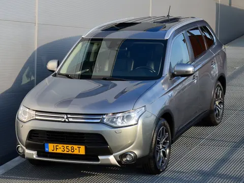 Mitsubishi Outlander PHEV 2.0 INSTYLE PLUS 4WD | PLUG IN HYBRID | SoH 87%  | FULL OPTIONS | NIEUWE A