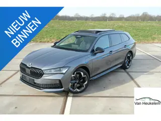 Skoda Superb Combi 1.5 TSI PHEV Sportline | PANO | TREKHAAK | 19" TORCULAR VELGEN | DCC | HEAD-UP DI