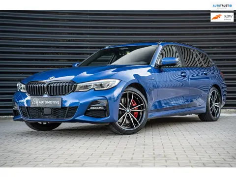 BMW 3-serie Touring 330i xDrive M Sport / PANORAMADAK / HUD / 360 CAMERA / ALCANTARA