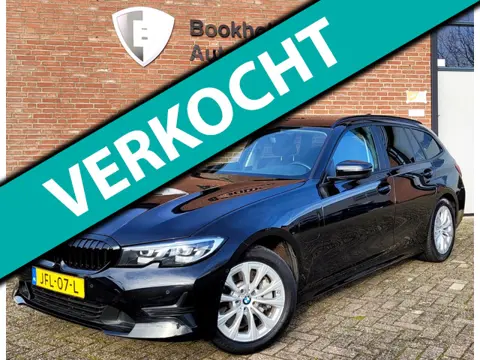 BMW 3-serie Touring 330e 292PK Camera. Trekhaak, M-stuur, Carplay, DAB