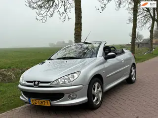 Peugeot 206 CC 1.6-16V Premium / climate control / nieuwe apk!! / elektr ramen /