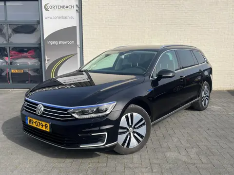 Volkswagen Passat Variant 1.4 TSI GTE Highline | Adaptieve cruise | Zwenkbare trekhaak | Apple carpl