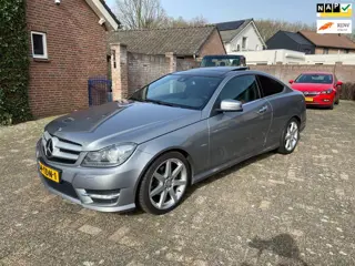 Mercedes-Benz C-klasse Coupé 220 CDi met alle denkbare opties.nieuwstaat n.a.p