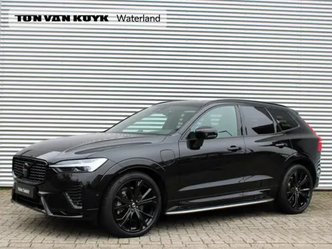 Volvo XC60 2.0 T8 AWD Ultra Black Edition Automaat / Panoramadak / Bowers&Wilkens audio / Luchtverin