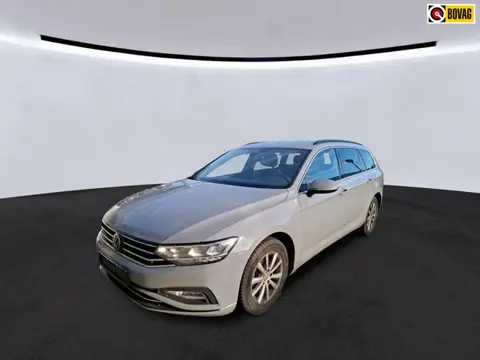 Volkswagen Passat Variant 2.0 TDI Business * Camera * Digitale teller klok * Stoelverwarming * Navig