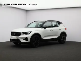 Volvo XC40 B4 197PK Plus Black Edition / Nubuck Bekleding / 20" / Contrasterend Dak / Harman Kardon 