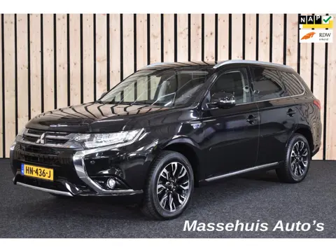 Mitsubishi Outlander 2.0 PHEV Executive Edition Trekhaak 4WD 147dkm Camera Navi Clima Cruise PDC Xen