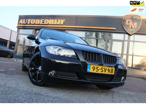 BMW 3-serie 318i Sport-Line | Automaat | Carplay | Angel-Eyes | Remus |