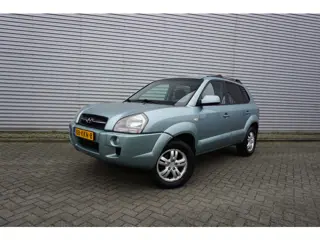 Hyundai Tucson 2.0i Style Executive Climate / Navi / Cruise / Elektr. ramen / Parkeersens. / Trekhaa