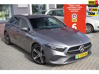 Mercedes-Benz A-klasse 180 Luxury Line / Sfeerverlichting / Carplay / Camera / Digital dash / Leder