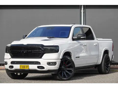 Dodge Ram 1500 5.7 V8 401Pk 4x4 Crew Cab | Laramie | 360° Camera | Panoramadak | Treeplanken | Trekh