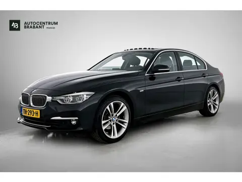BMW 3-serie 320i High Executive (PANORAMADAK, NAVIGATIE, STOELVERWARMING, TREKHAAK AFNEEMBAAR, LED)