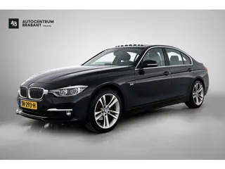 BMW 3-serie 320i High Executive (PANORAMADAK, NAVIGATIE, STOELVERWARMING, TREKHAAK AFNEEMBAAR, LED)