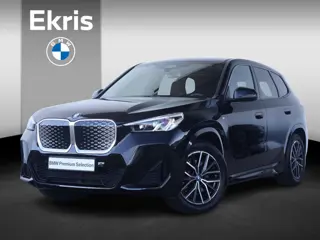 BMW iX1 xDrive30 67 kWh / M-Sport Pakket / Achteruitrij Camera / PDC / Verwarmde Voorstoelen / 18'' 
