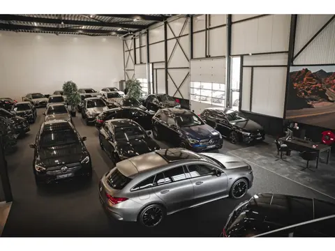 Mercedes-Benz GLA 250 e AMG EDITION 1 | PANO | CAM | TREKHAAK | NAVI | SFEERVERLICHTING | LED |